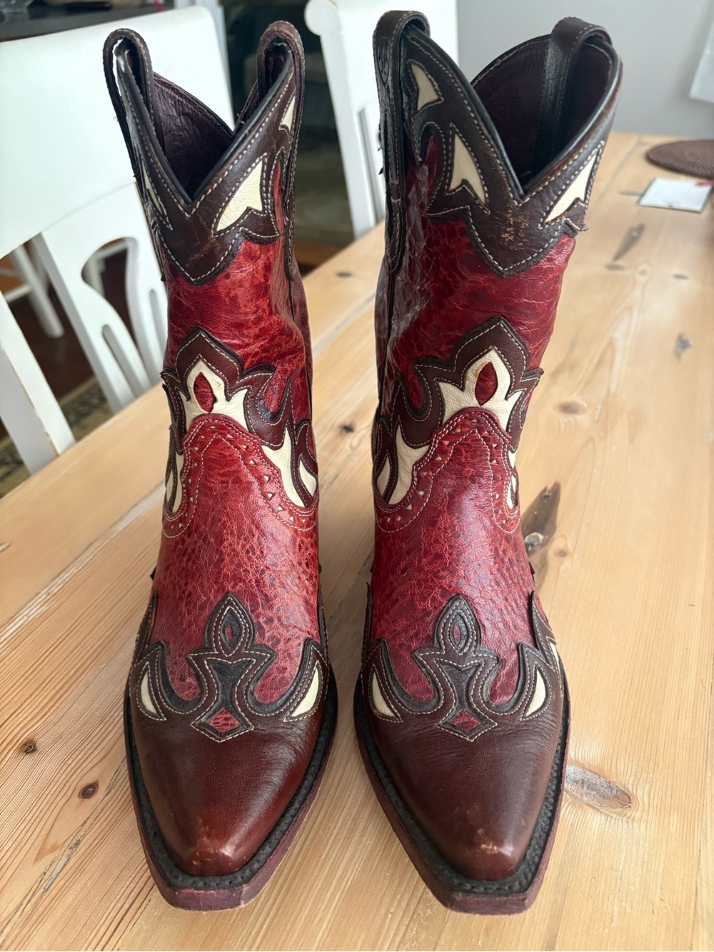 Ariat Red and Cream Western Embroidered Leather Heeled Boots - Picture 2 of 7